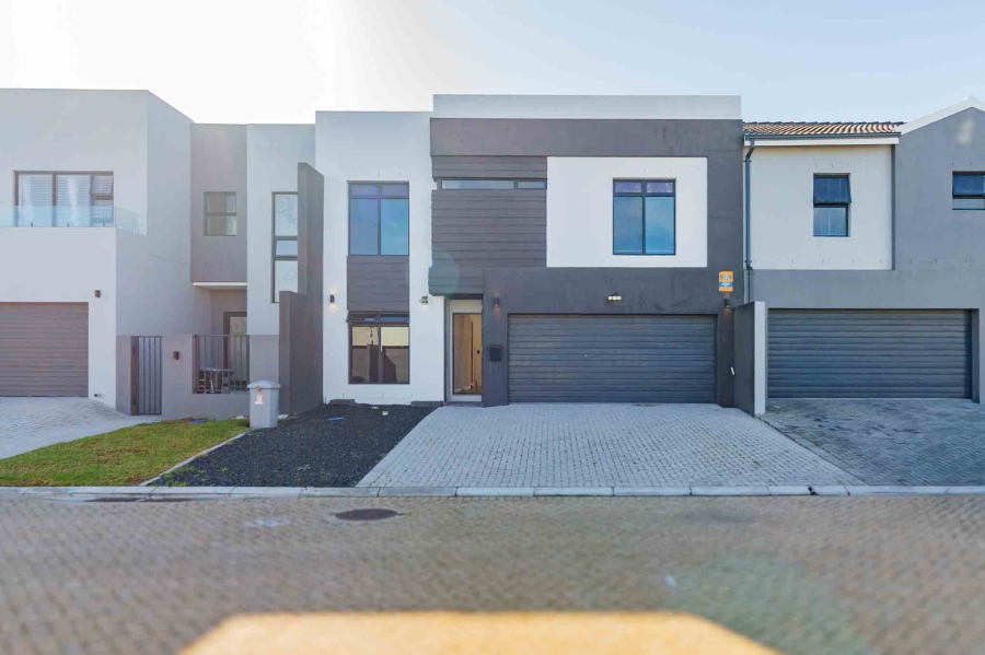 4 Bedroom Property for Sale in Sandown Western Cape